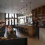 Loetje Отель