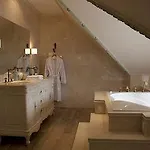 Отель Loetje 4*